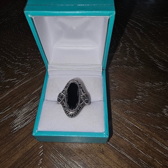 Black Onyx and Marcasite - .925 Silver ring - Picture 1 of 2